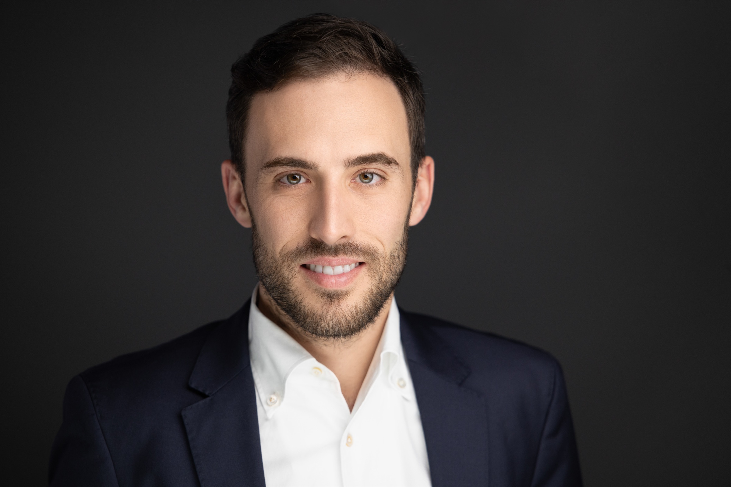 Dr. Victor Henarejos-Domingo, DDS, MSc